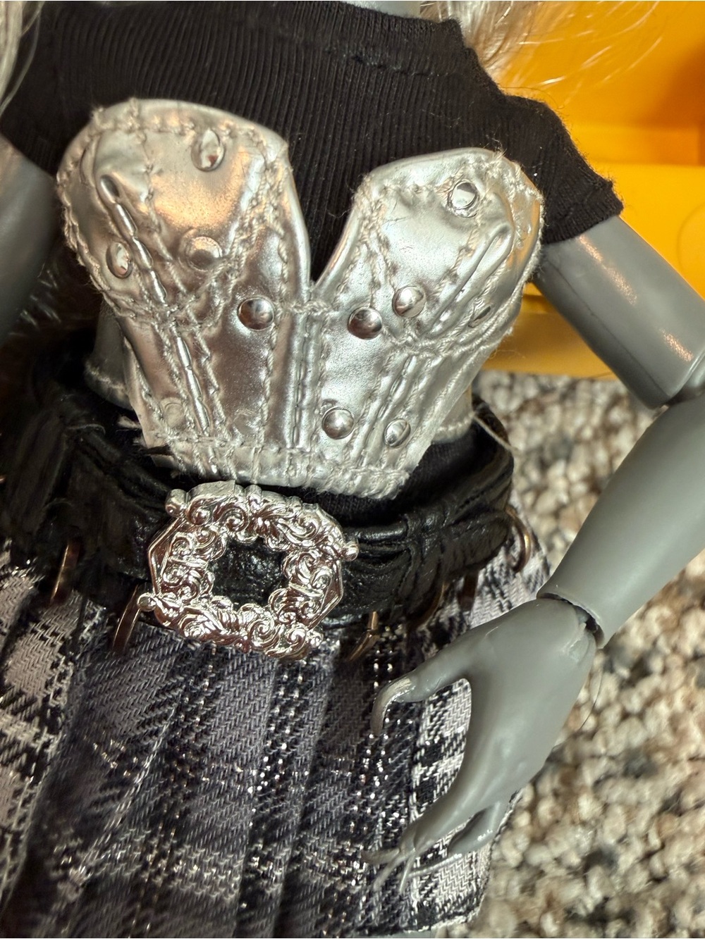 Rainbow High Special Edition Madison Twins Shadow Luna Gray Fashion Doll - Picture 7 of 12
